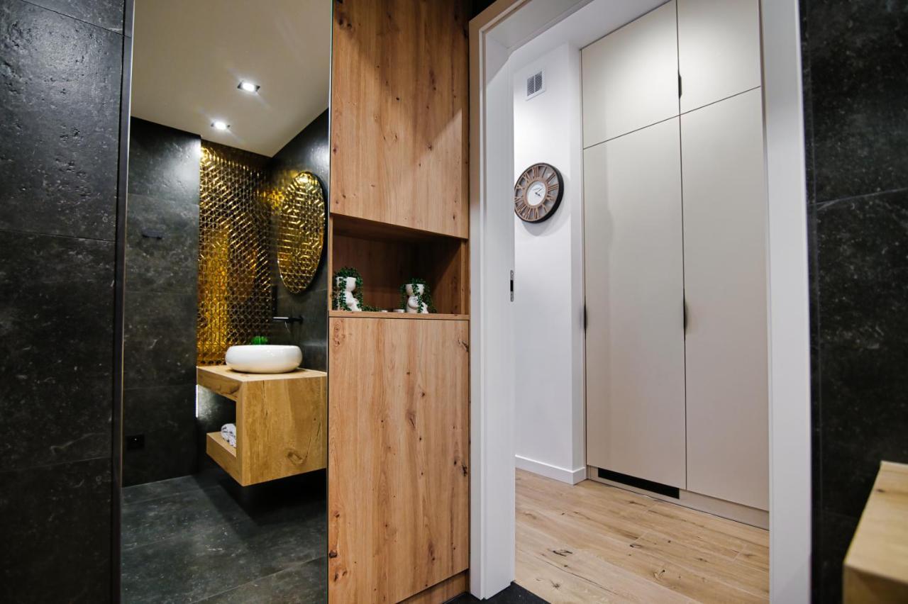 Good Rest In 52 Apartment Zator Bagian luar foto